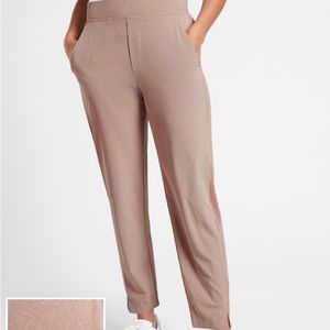 Athleta Cropped Ankle Pants in Dusty Rose